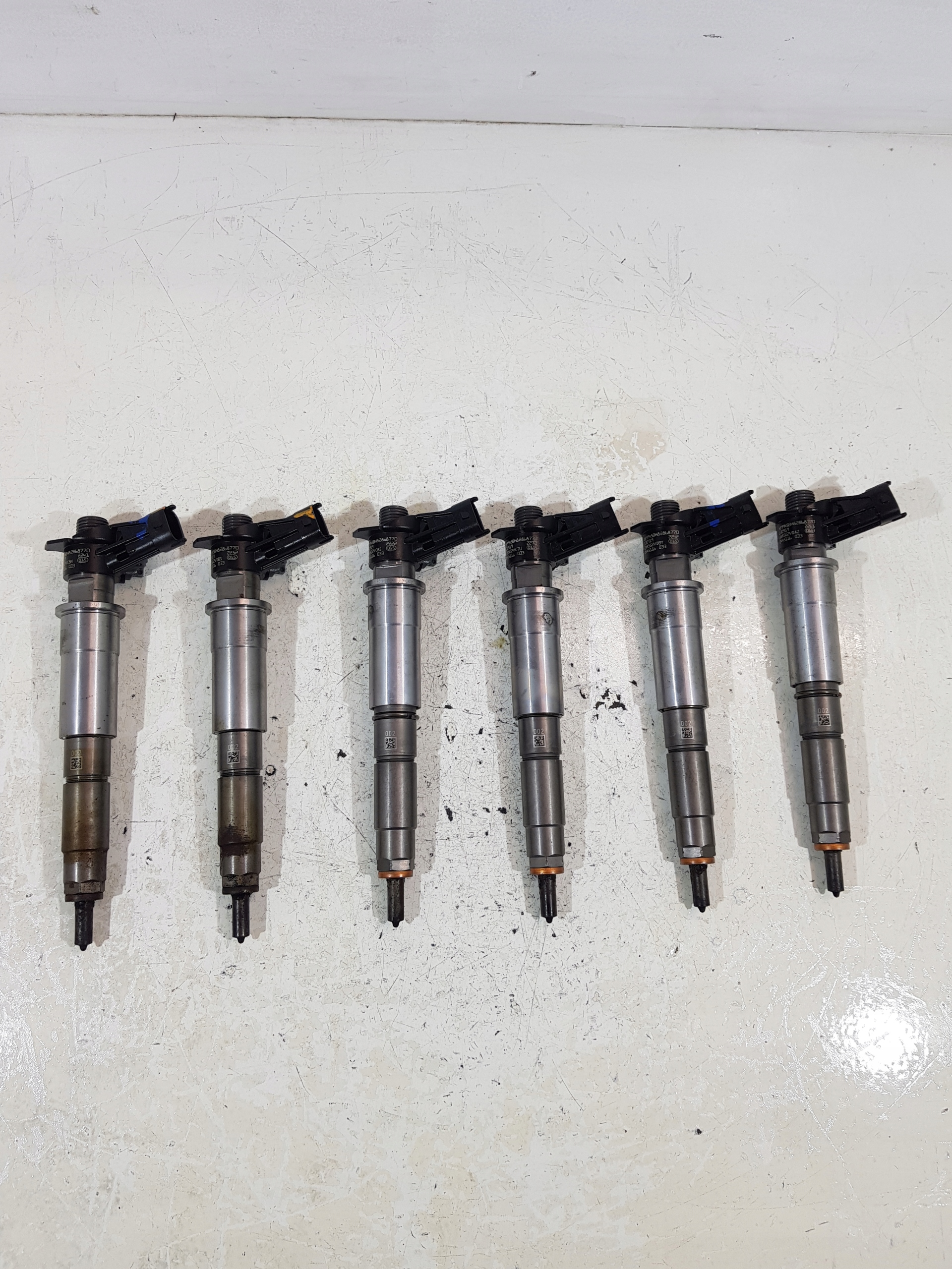 Sada 6 ks vstřikovačů Bosch 0445116033 — Infiniti 3.0 DCI V6